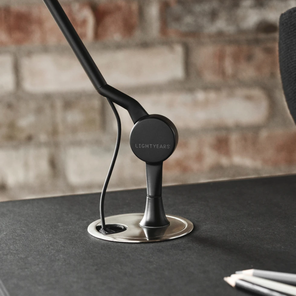 Lampa biurkowa AQ01 plug-in Black Fritz Hansen