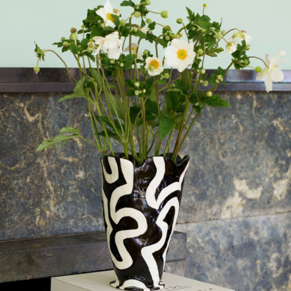 Wazon Jessica Hans Shadow Vase black and white Hay