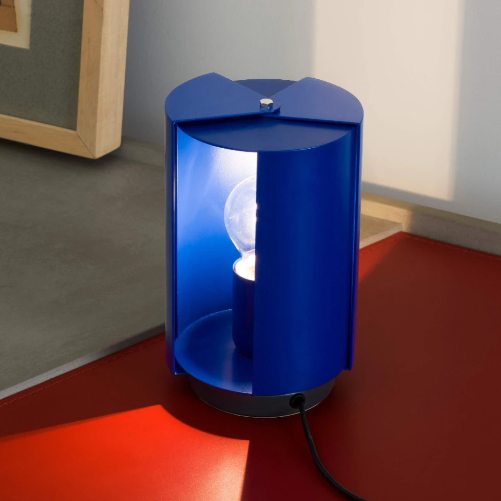 Lampa stołowa Pivotante a poser Blue NEMO