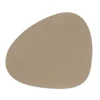 Podkładka stołowa Curve L Nupo Clay Brown 37x44cm LindDNA