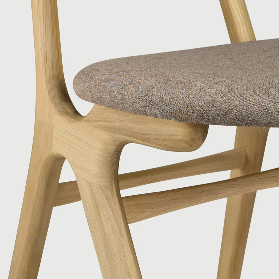 Krzesło tapicerowane Eye Oak Ethnicraft