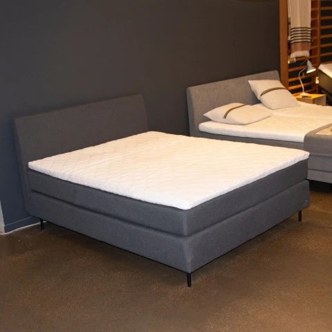Outlet! Łóżko Ambassador Nordic Seamless 160/200 z wezgłowiem Fenix International Jensen