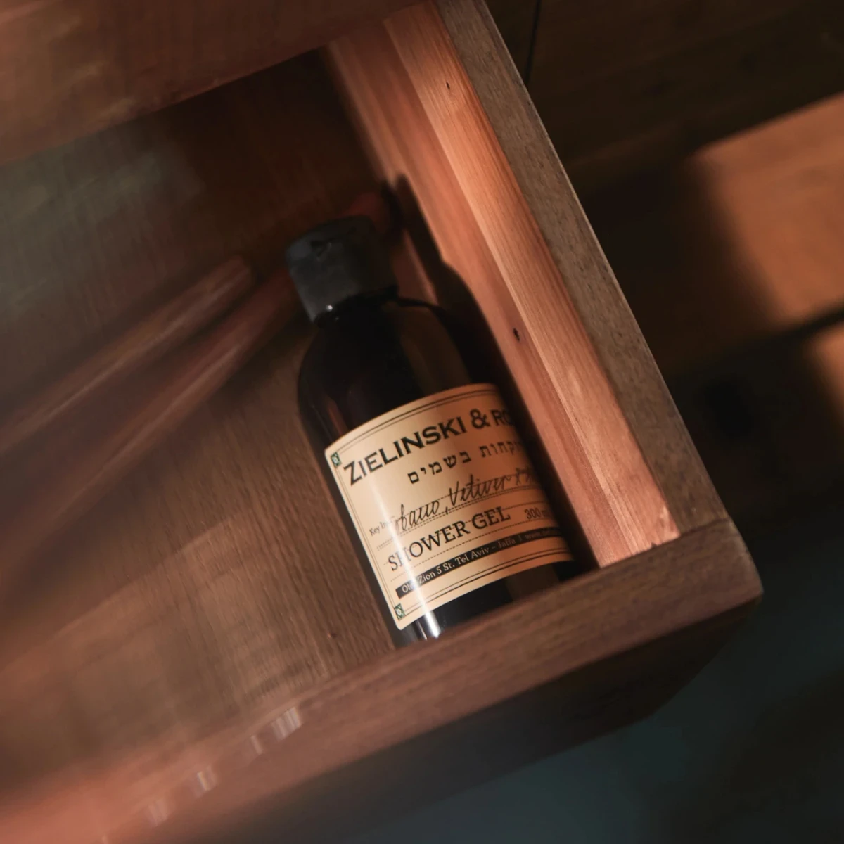 Żel pod prysznic 300ml Tobacco, Vetiver, Amber Zielinski & Rozen