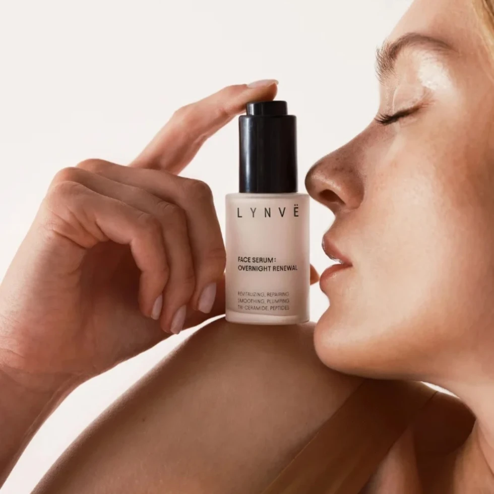 Serum regenerujące Overnight Renewal Lynve