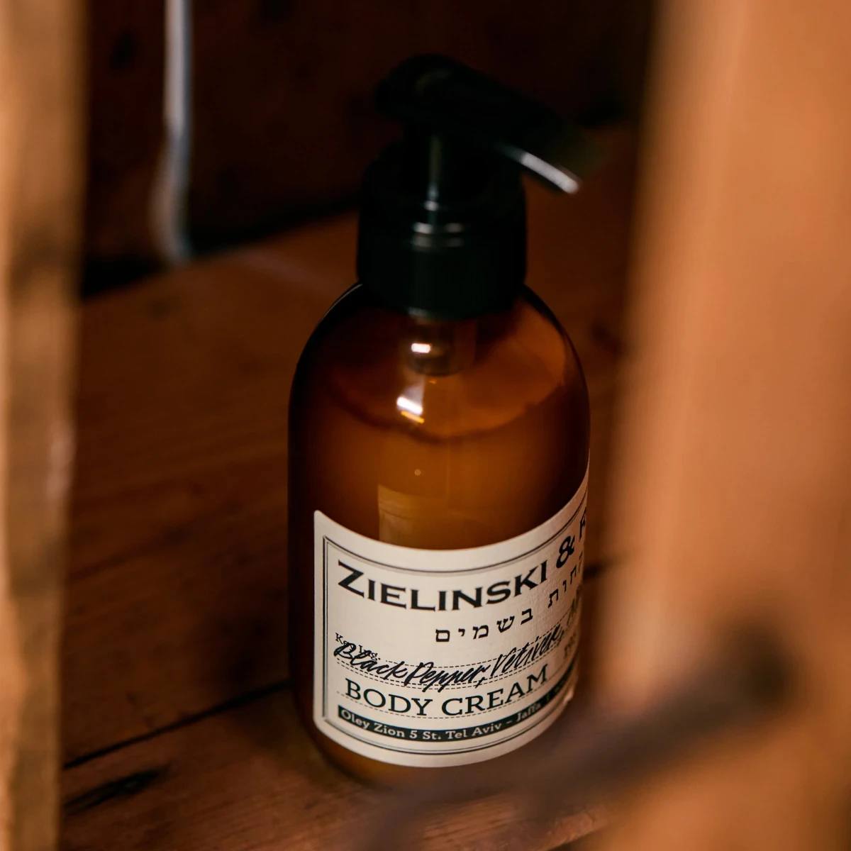 Balsam do ciała 195ml Black Pepper, Vetiver, Neroli, Amber Zielinski & Rozen