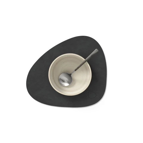 Podkładka stołowa Curve S Nupo Black 24x28cm LindDNA