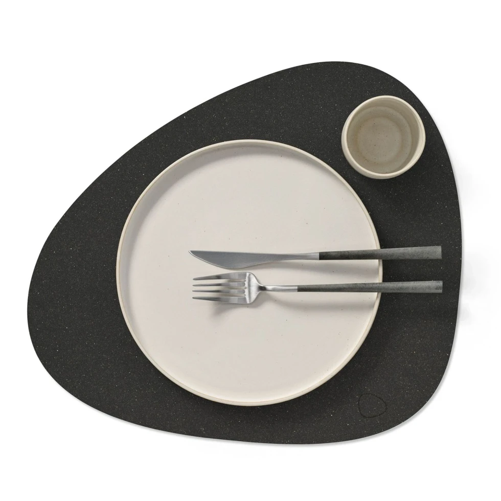 Podkładka stołowa Curve L Core Flecked Anthracite 37x44cm LindDNA