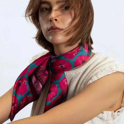 Apaszka jedwabna Bossy Pink Kaaskas
