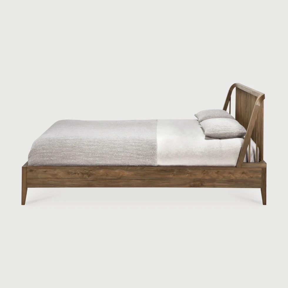 Łóżko z drewna tekowego Spindle Ethnicraft