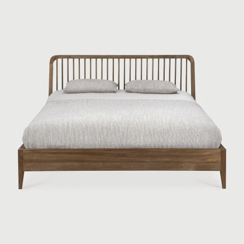 Łóżko z drewna tekowego Spindle Ethnicraft