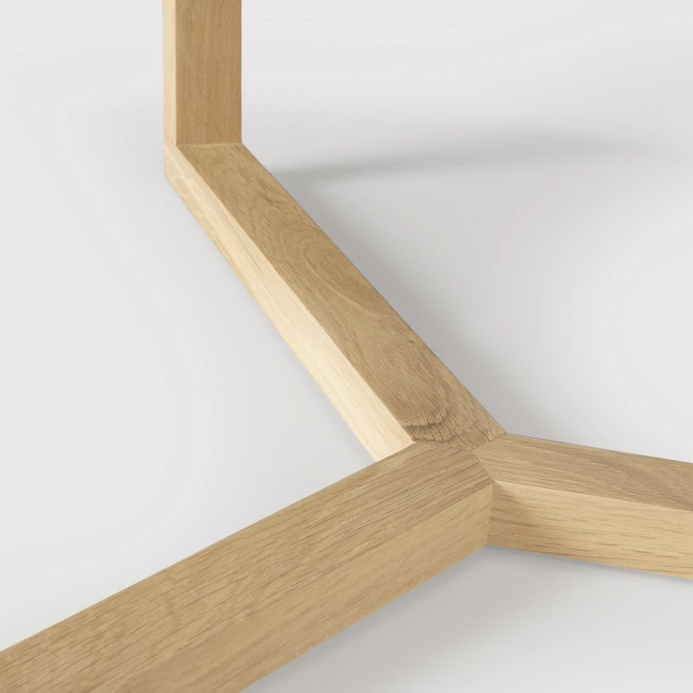 Dębowy stolik kawowy Tripod Ethnicraft