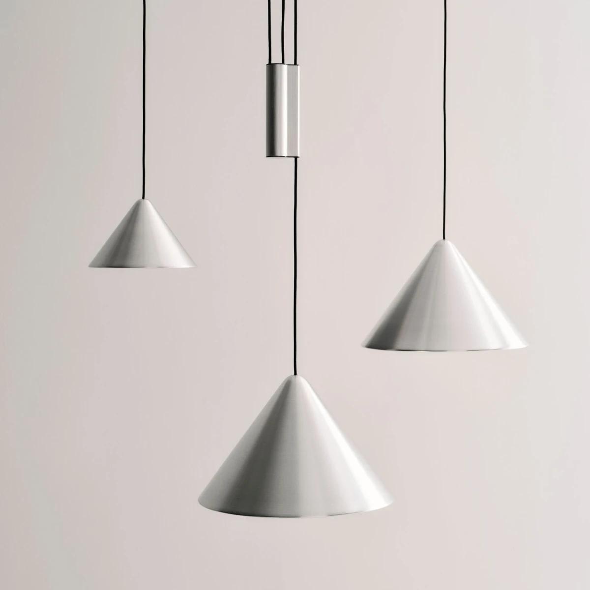 Lampa wisząca regulowana Compass Adjustable 430 Brushed Alu HAY