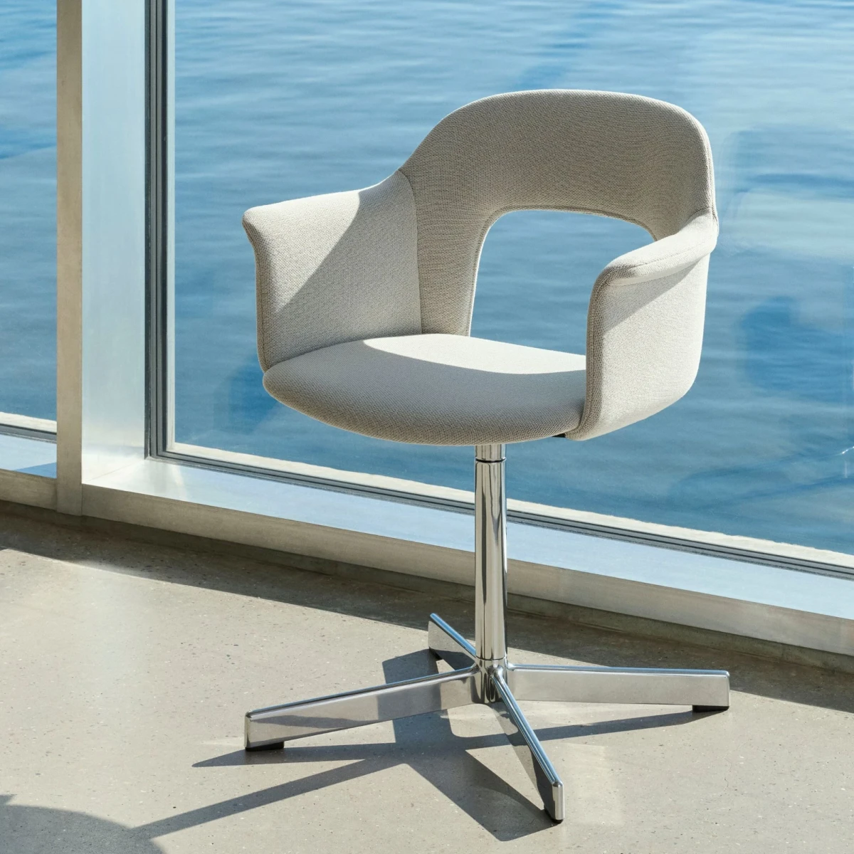 Fotel Layout Aluminium 4 Star Swivel Base HAY