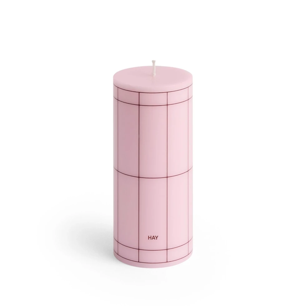Świeca Column Candle S Light pink with bordeaux grids HAY