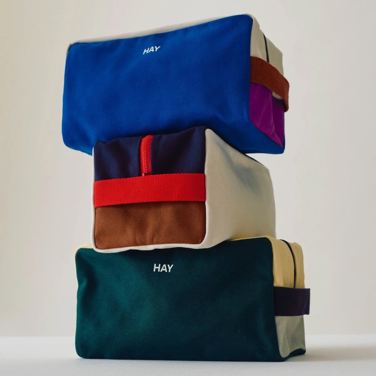 Kosmetyczka Multi Wash Bag M Electric Blue multi HAY