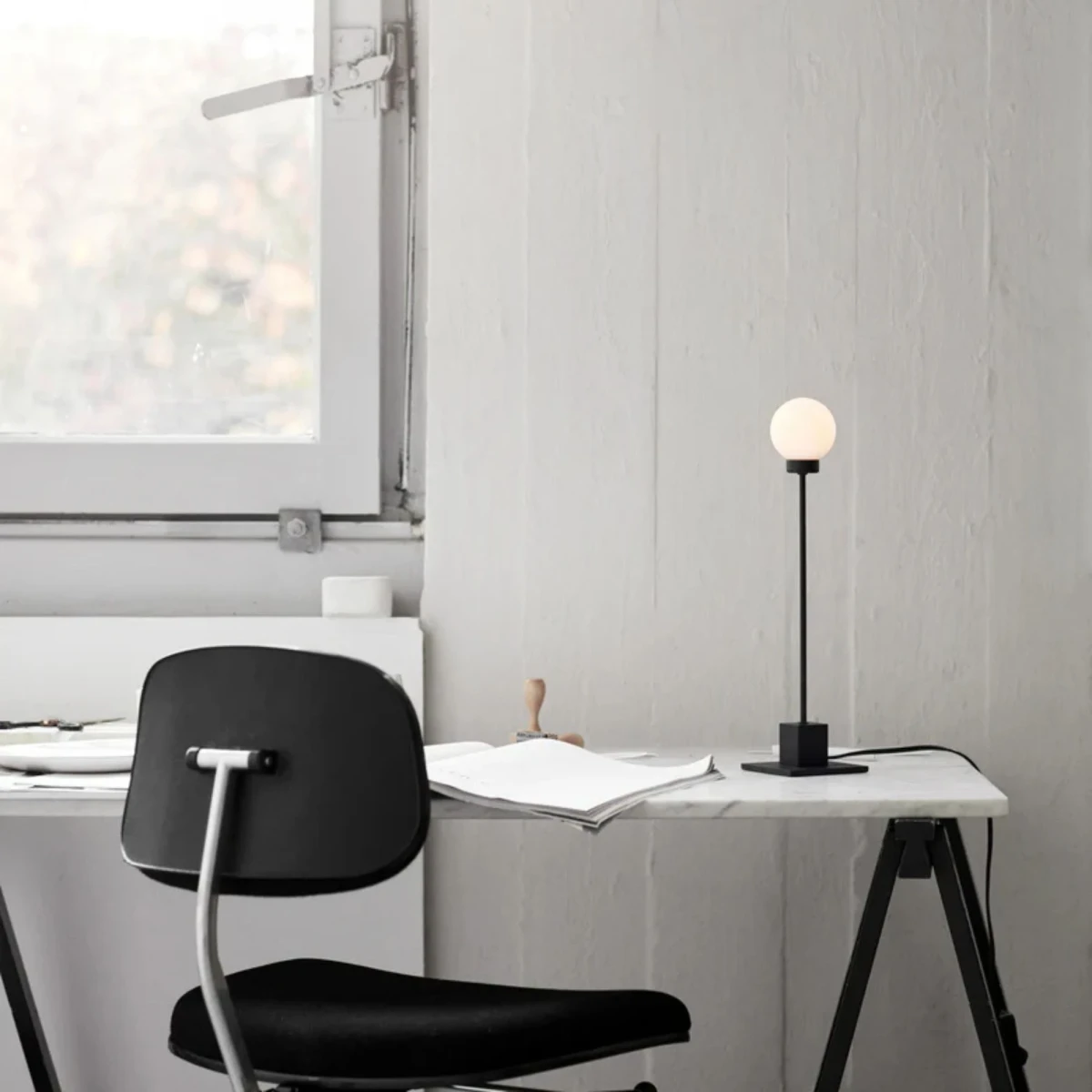 Lampa stołowa Snowball Black NORTHERN Lighting