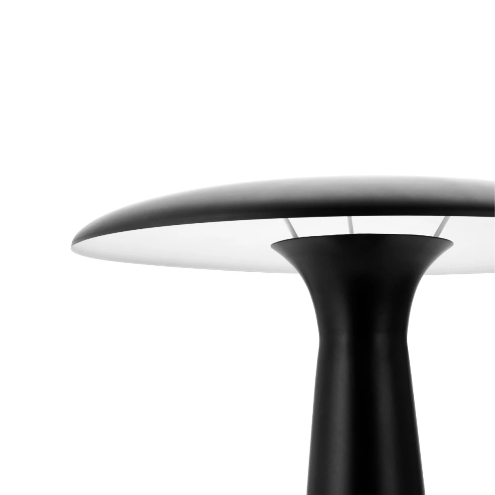 Shelter Normann Copenhagen - detale czarnej lampy
