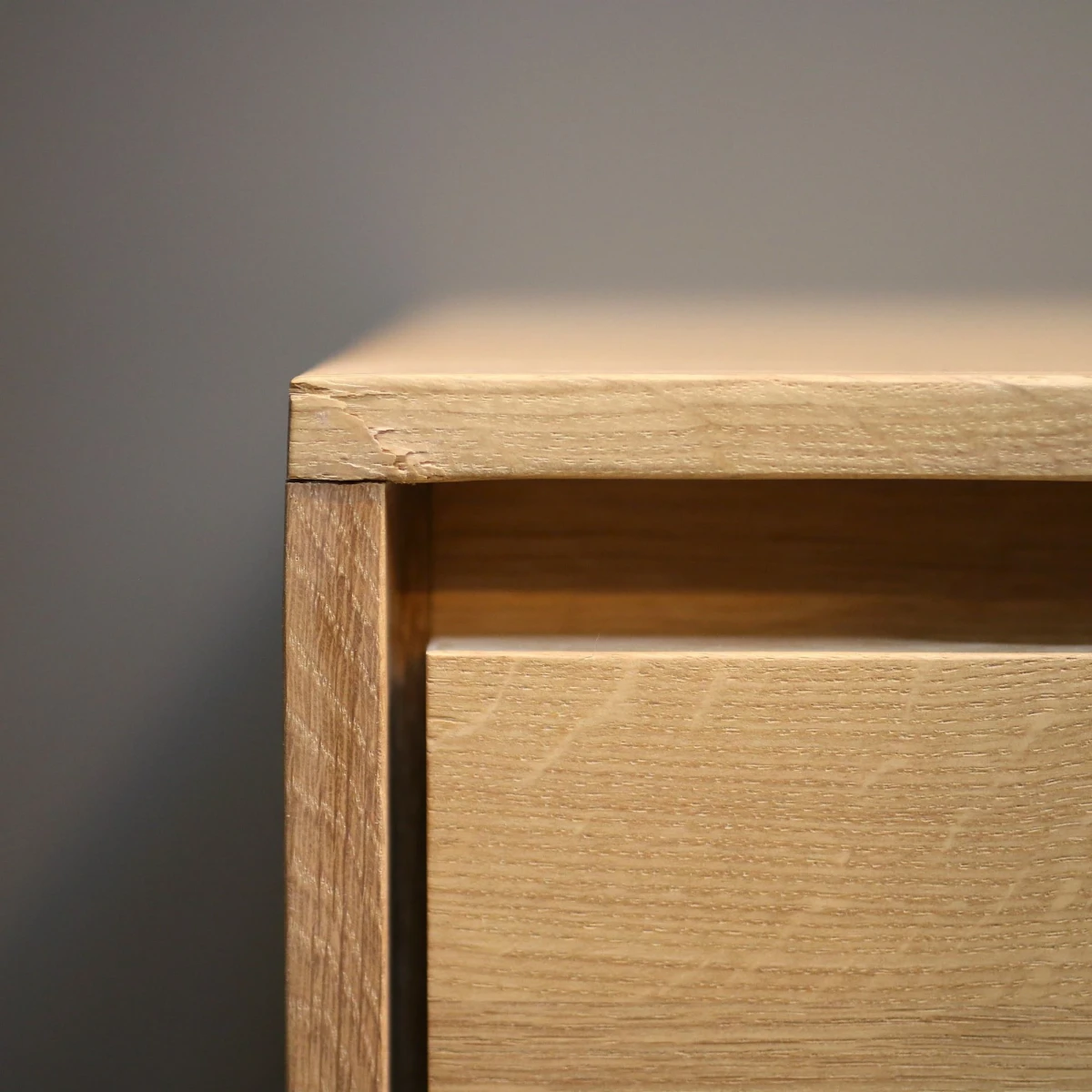 Solidna szafka dębowa pod TV Wave Ethnicraft