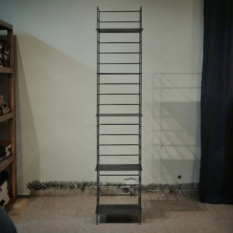 Regał Metal Sulptures Book Rack Issa