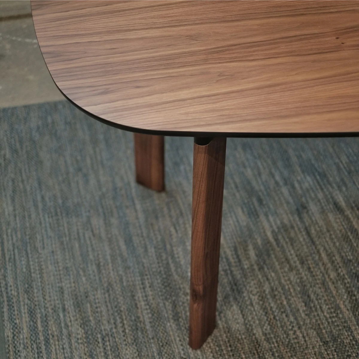 Stół Analog Walnut Stół Analog Walnut