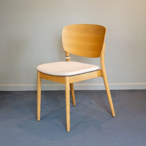 Krzesło Valencia dębowe tapicerowane