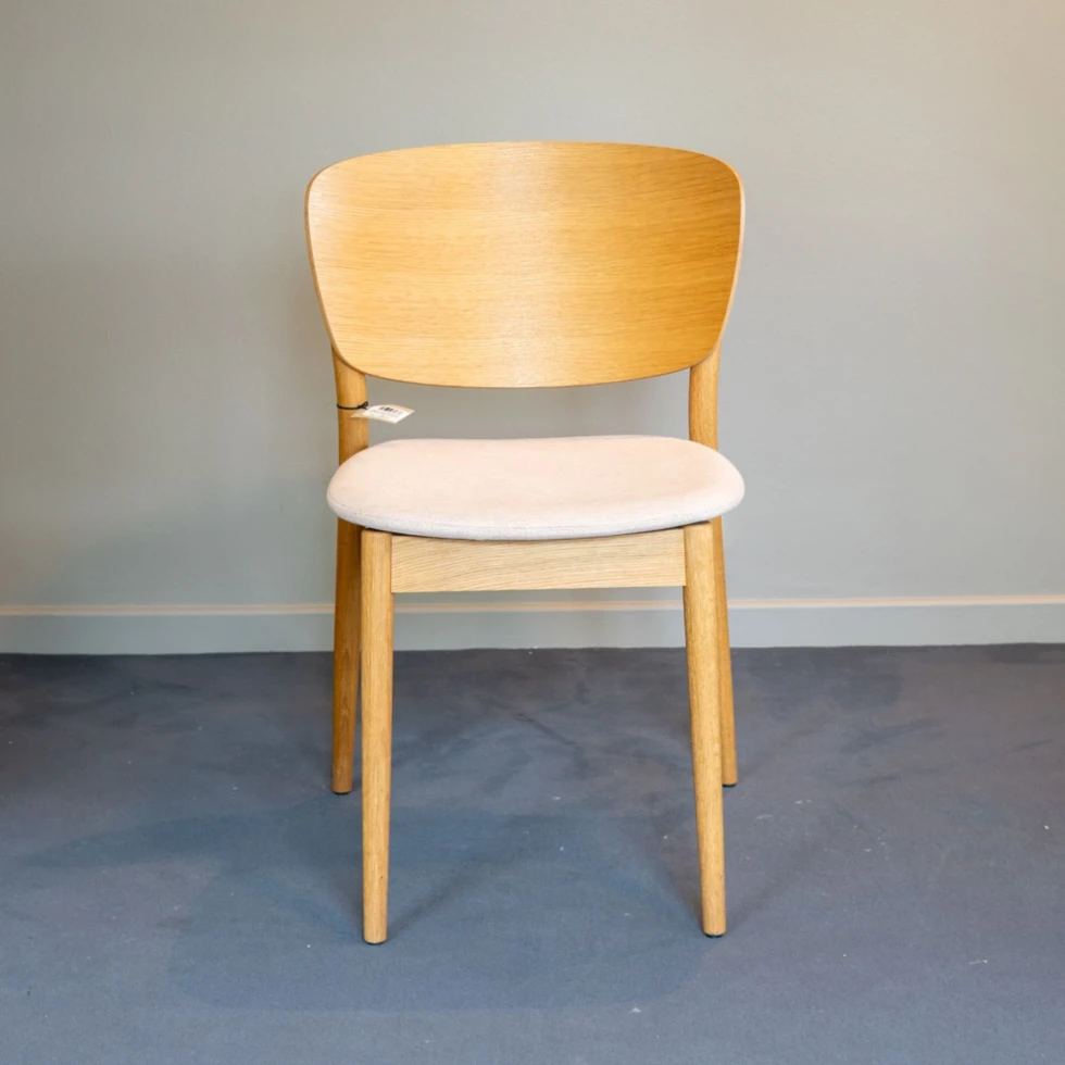 Krzesło Valencia dębowe tapicerowane Krzesło Valencia dębowe tapicerowane