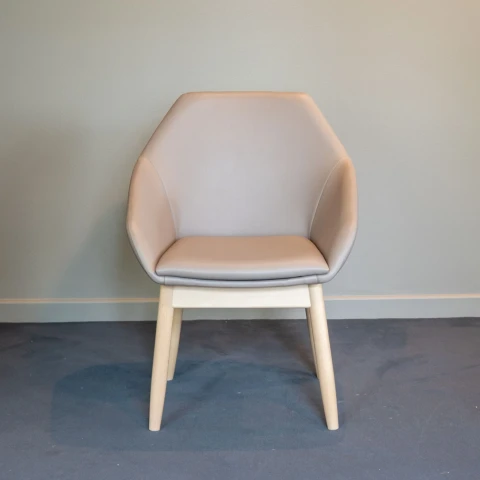 Krzesło tapicerowane Tuk Paged Terre 48