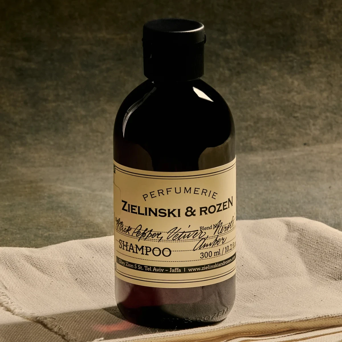 Szampon do włosów do codziennego użytku 300ml Black Pepper, Vetiver, Neroli, Amber