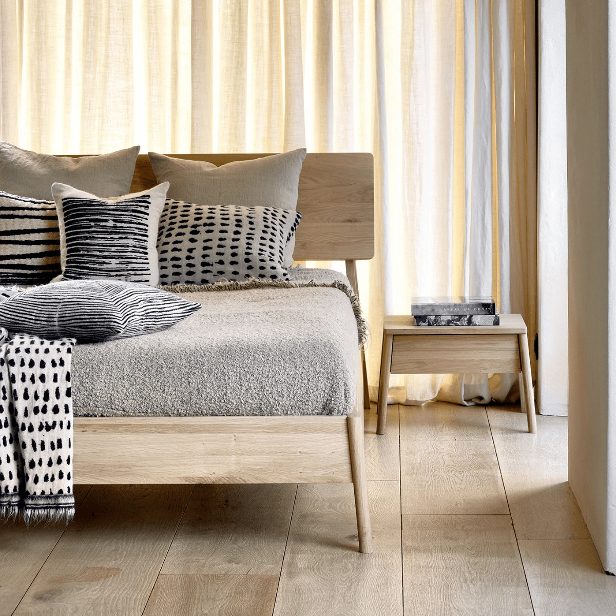 Łóżko dębowe Air 180x200