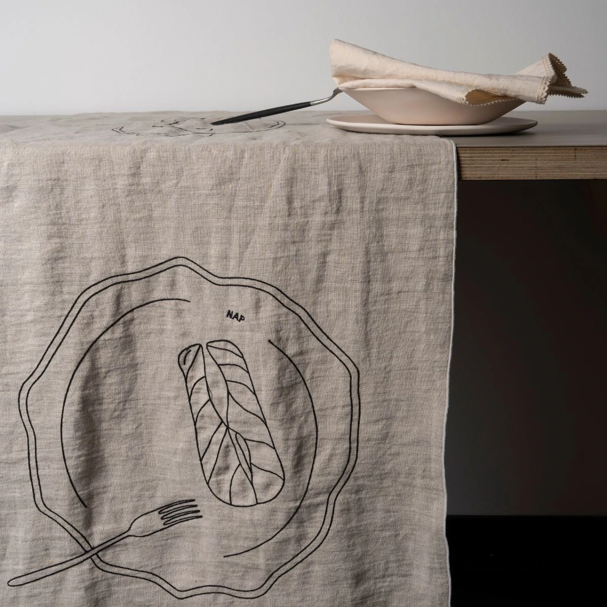 Bieżnik z haftem Festive Season, natural/off white, 50x180cm