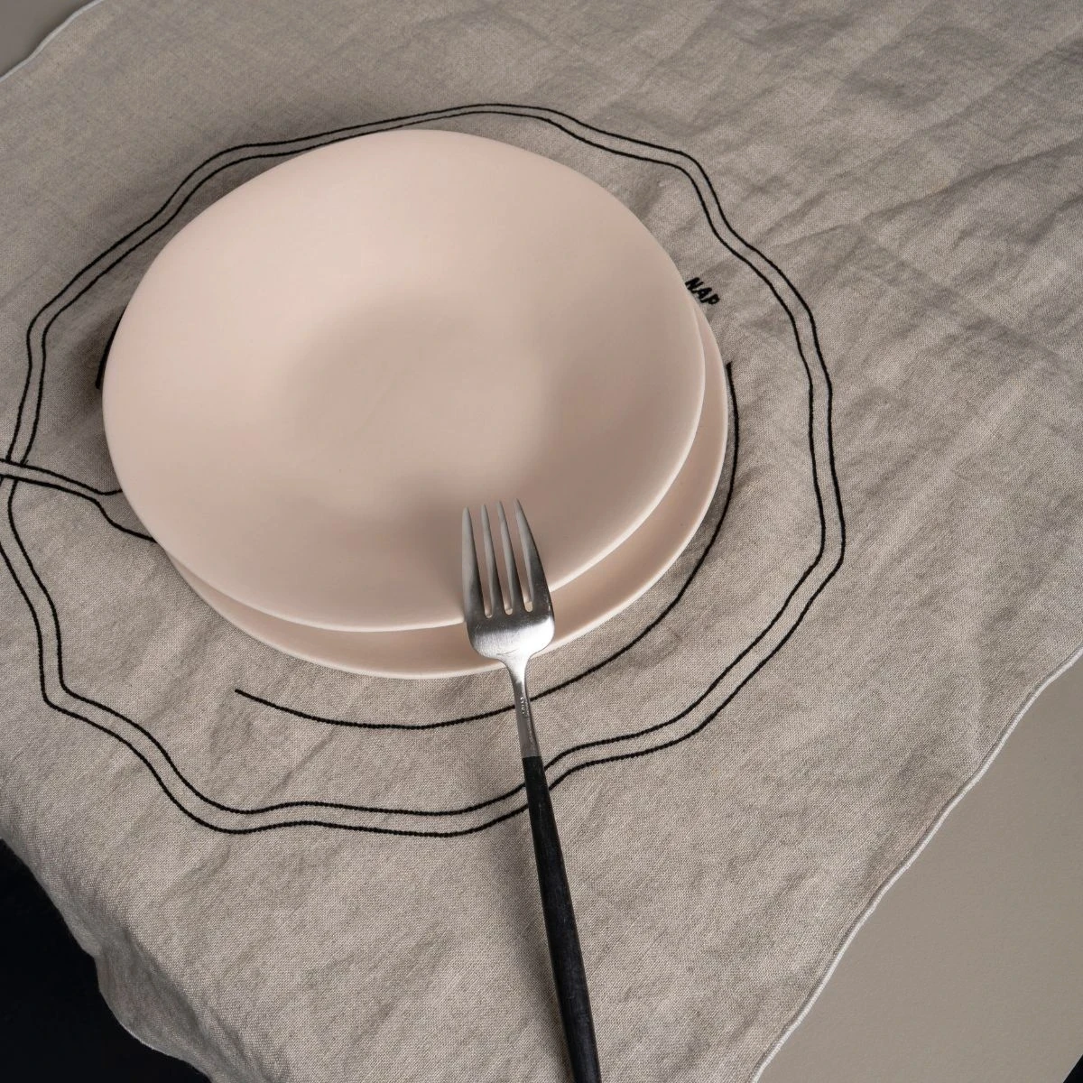 Bieżnik z haftem Festive Season, natural/off white, 50x180cm