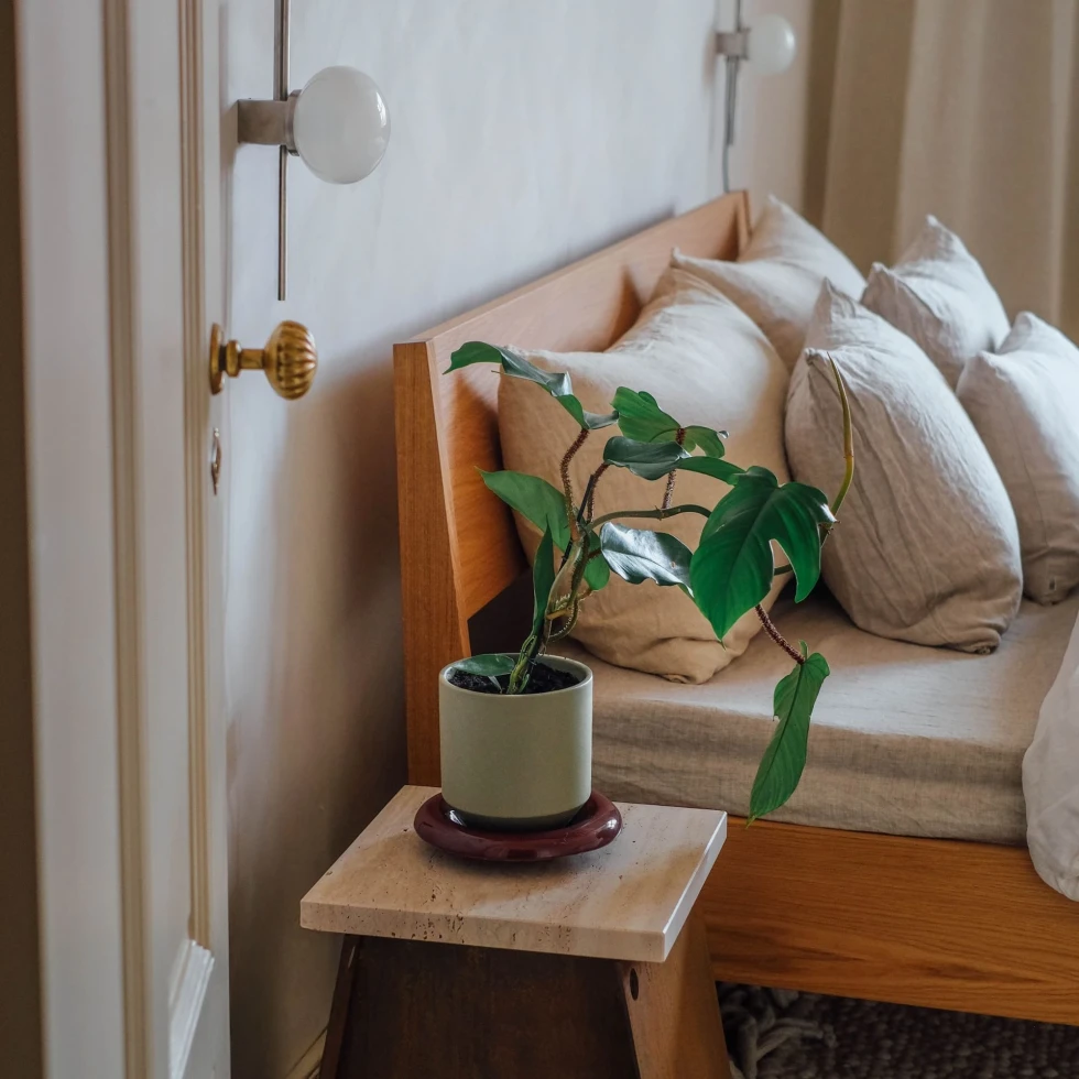 Podstawka doniczki Lily Glazed Deep Burgundy