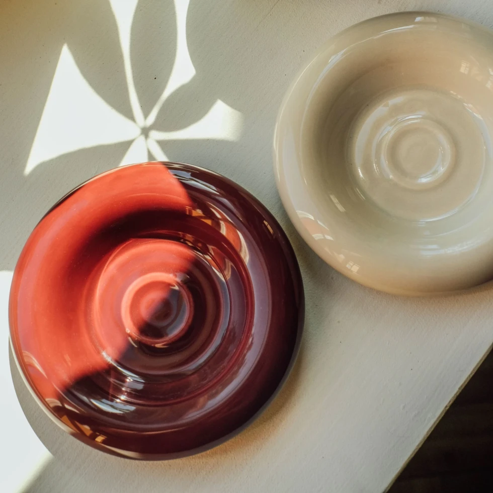 Podstawka doniczki Lily Glazed Deep Burgundy