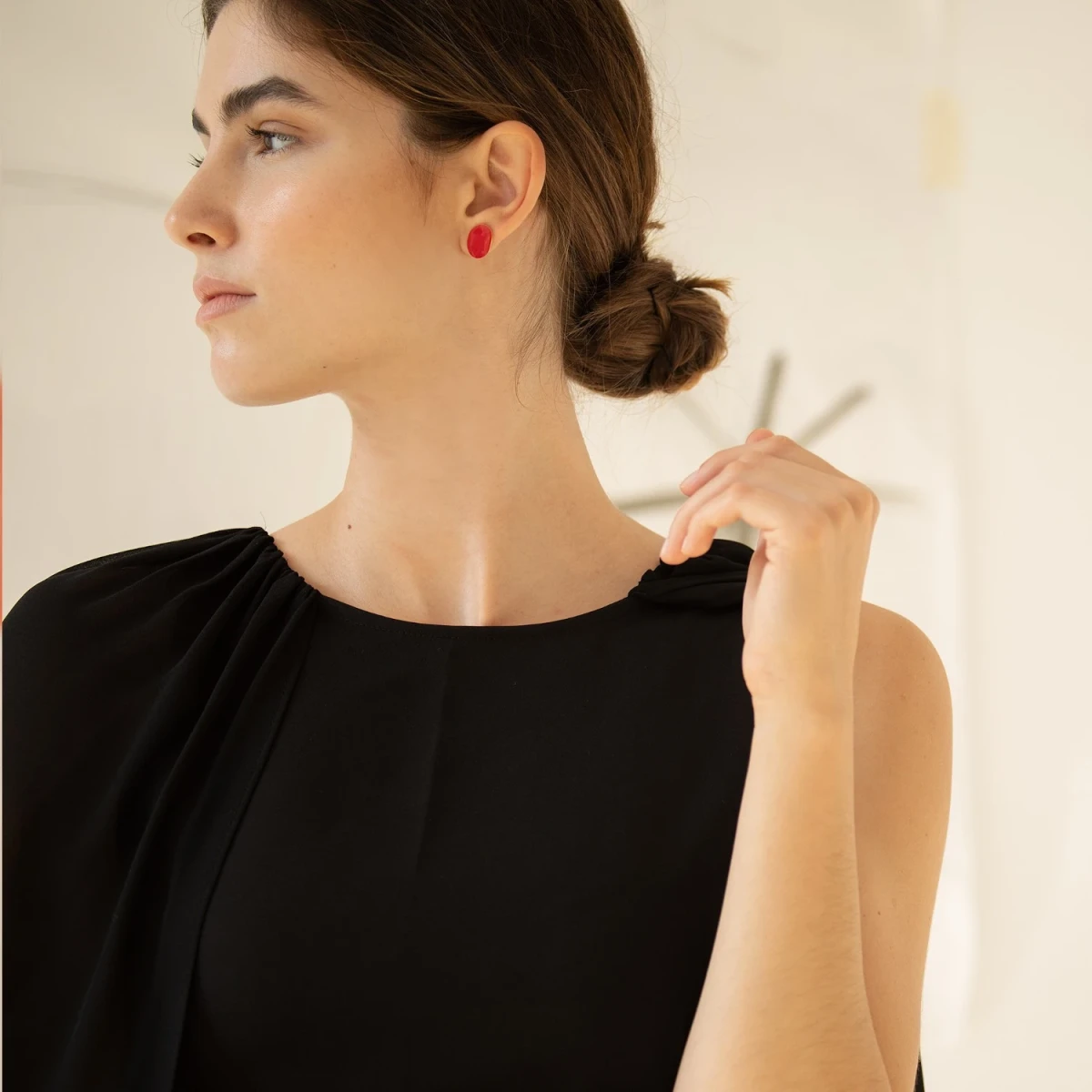 Złote kolczyki czerwone