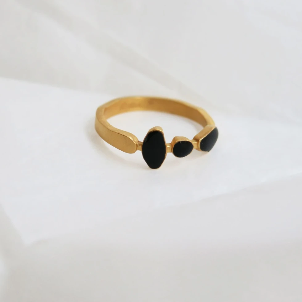 Złoty pierścień czarny