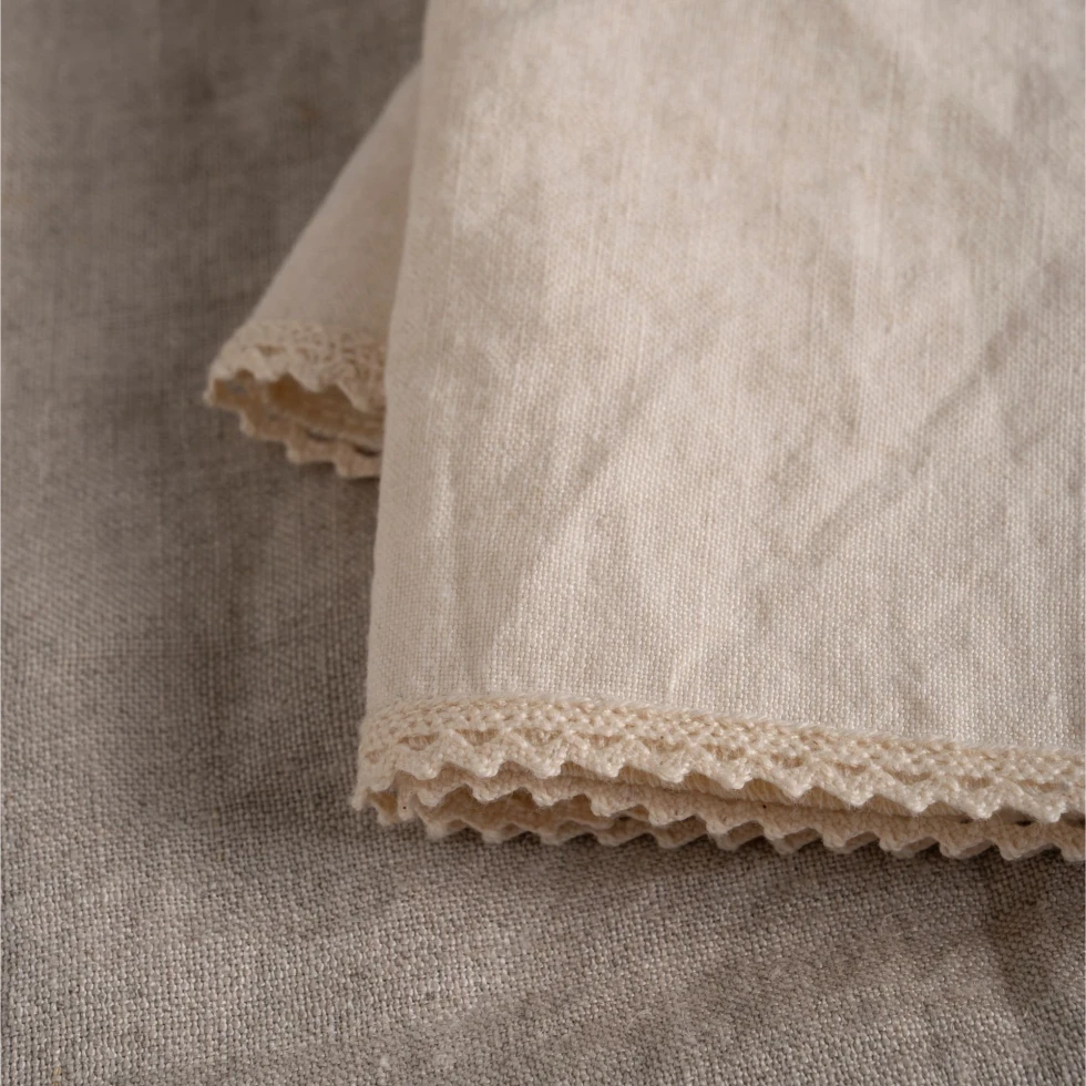 Serwetka lniana z koronką natural