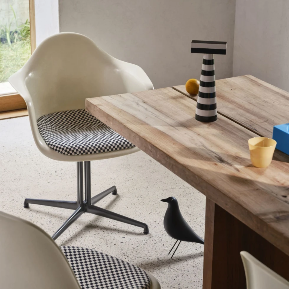 Figurka Eames House Bird Black