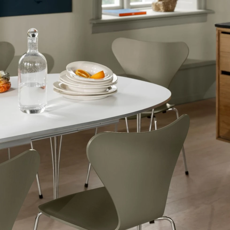 Wykonane z forniru krzesło Series 7 Fritz Hansen