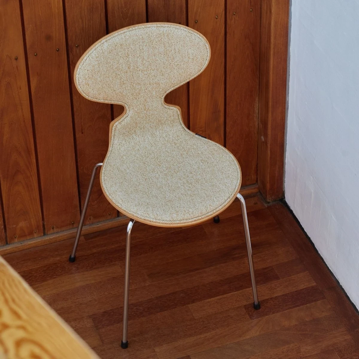 Wykonane z forniru krzesło Ant Fritz Hansen