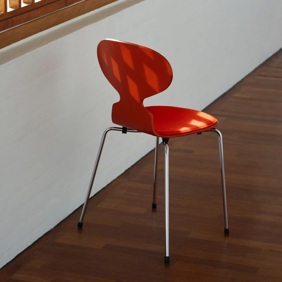 Wykonane z forniru krzesło Ant Fritz Hansen