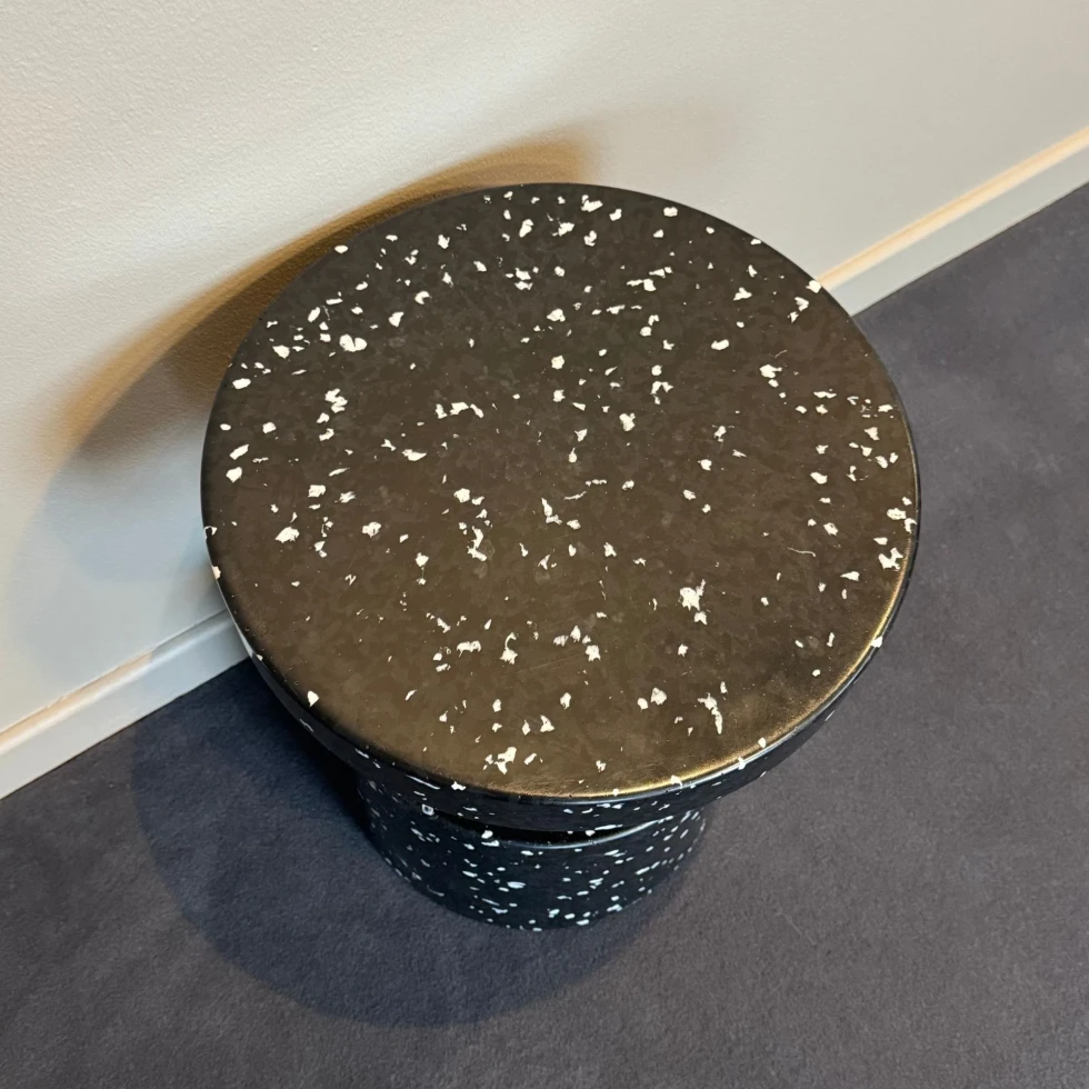 Stolik Bit Stool Black Normann Copenhagen