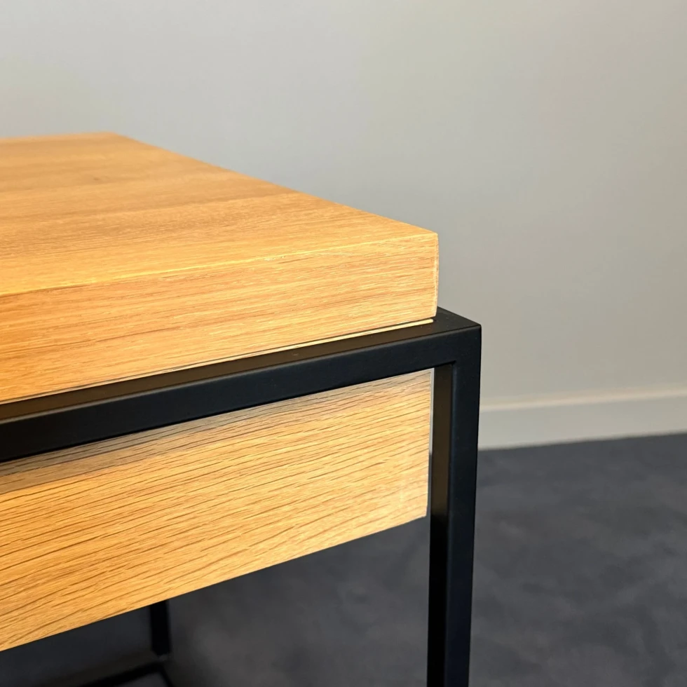 Stolik boczny Monolit