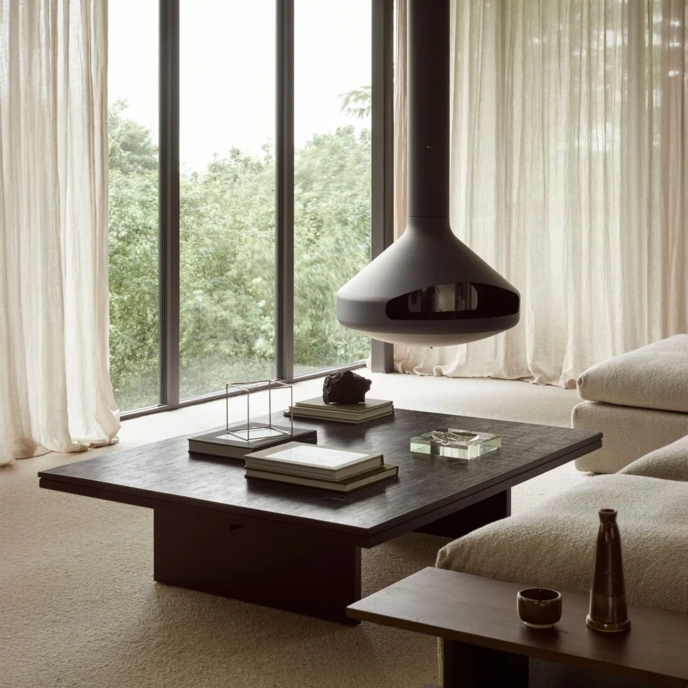 Stolik kawowy Grooves tekowy czarny Ethnicraft