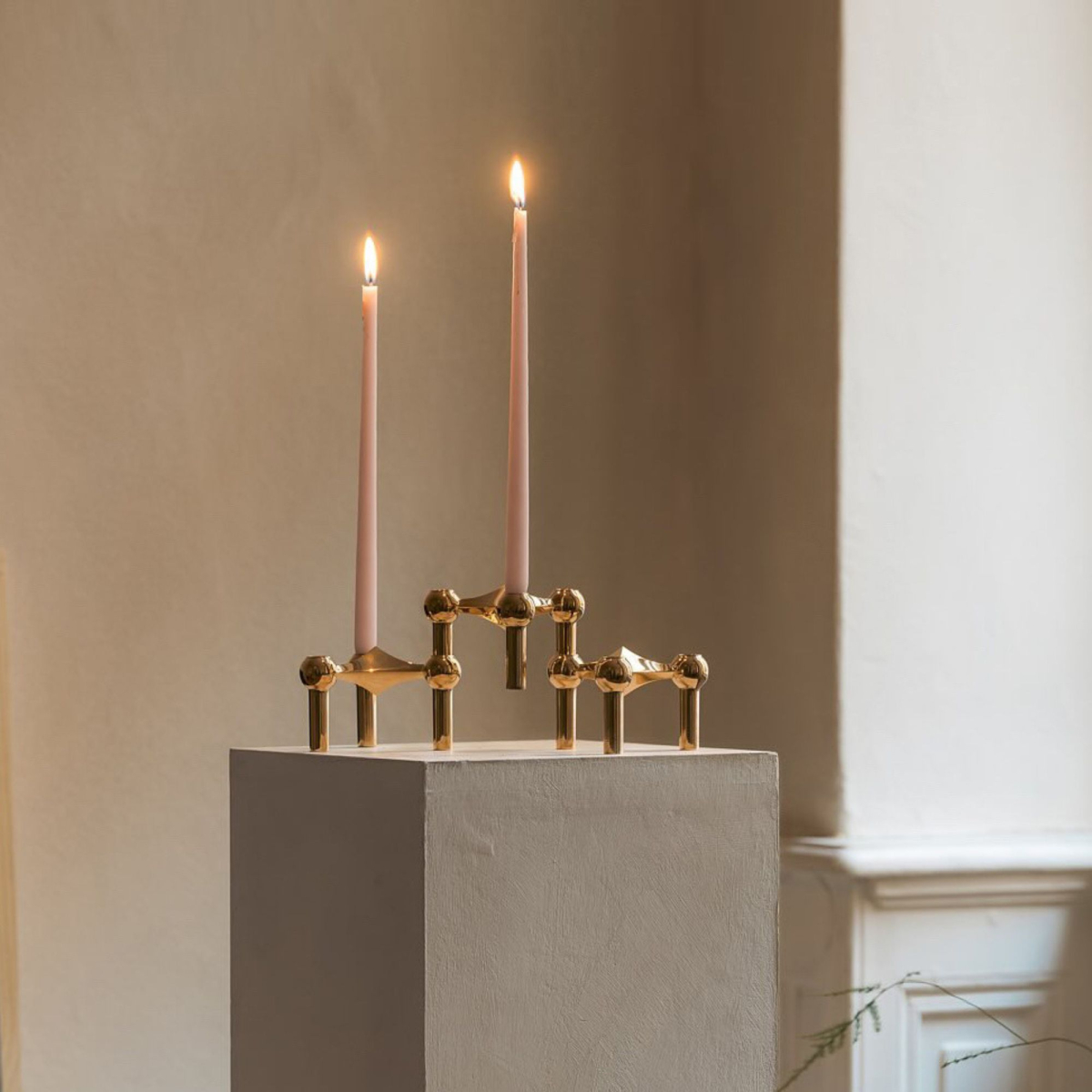 Świeczki Nagel Taper Mellow pink