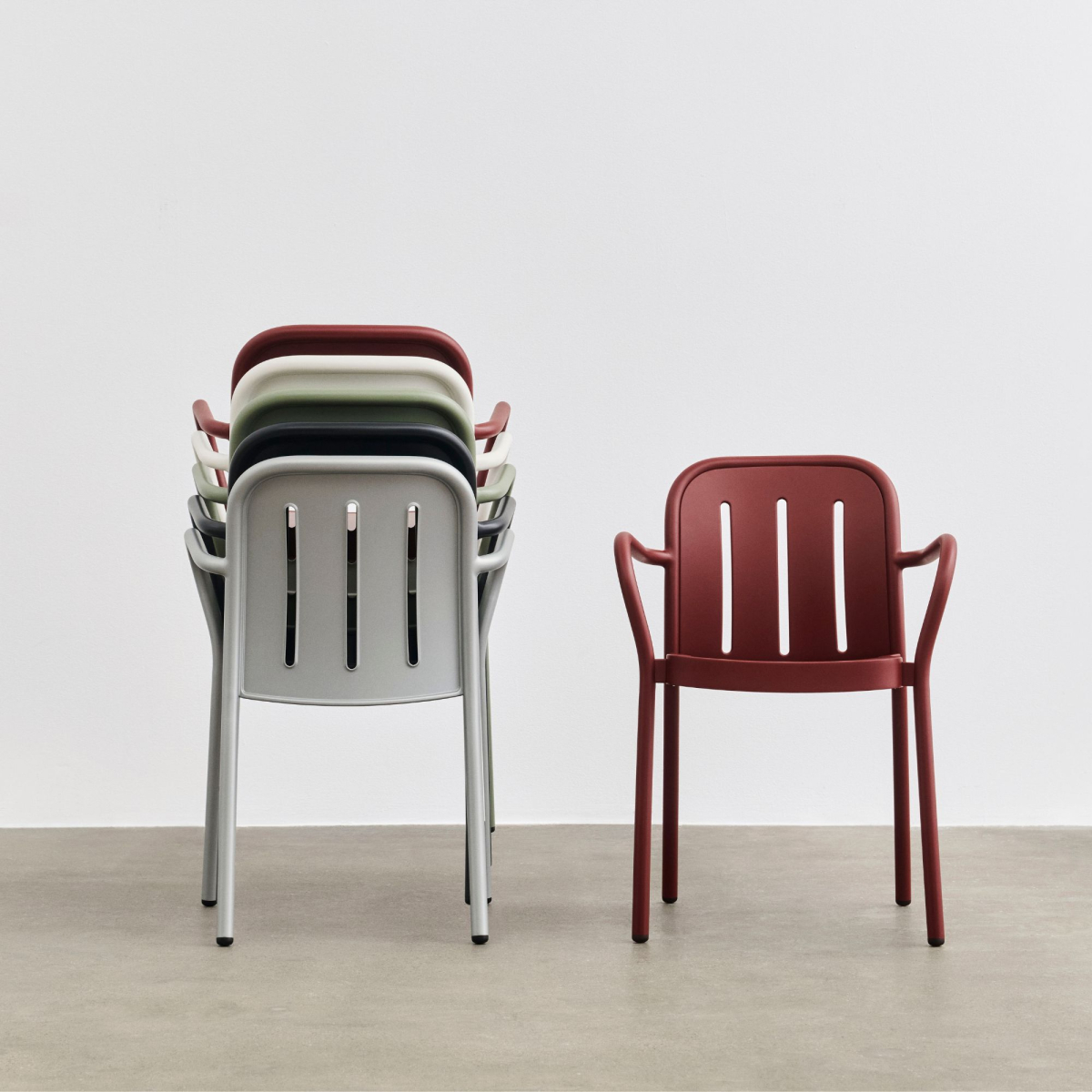 Krzesło ogrodowe z podłokietnikami Deville Iron Red