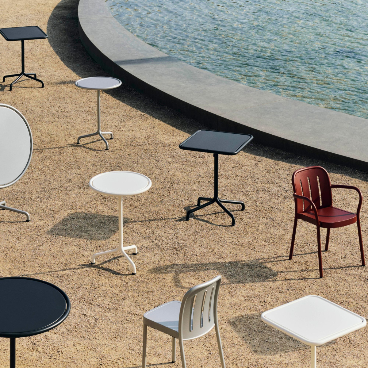 Krzesło ogrodowe z podłokietnikami Deville Iron Red