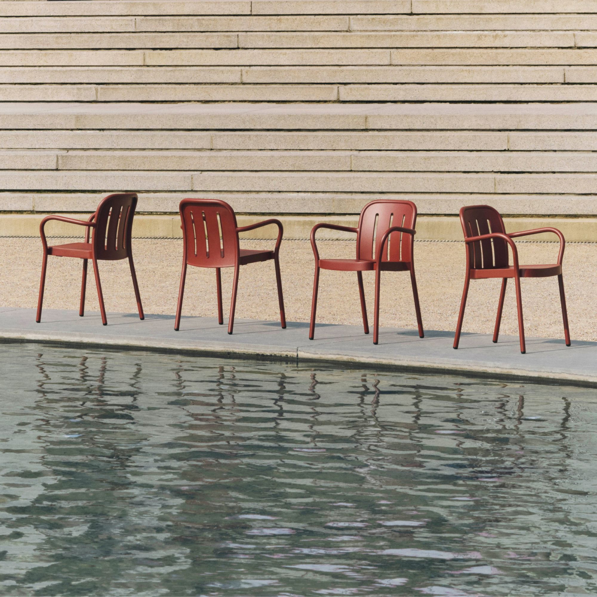 Krzesło ogrodowe z podłokietnikami Deville Iron Red