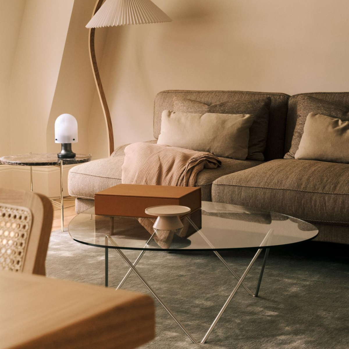 Nowoczesny stolik kawowy Pedrera clear glass Gubi