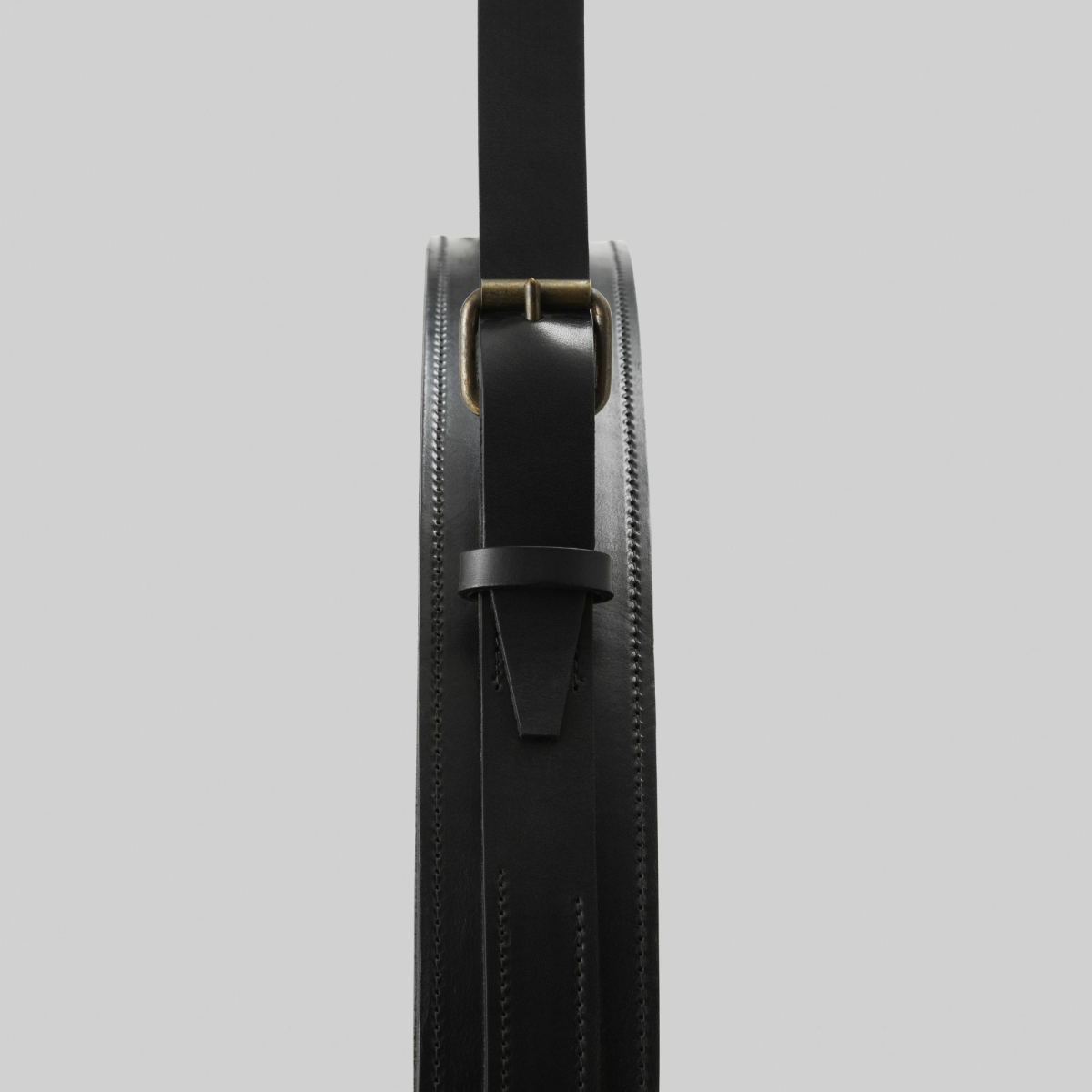 Okrągłe lustro ścienne Adnet Circulaire Ø58 cm Gubi