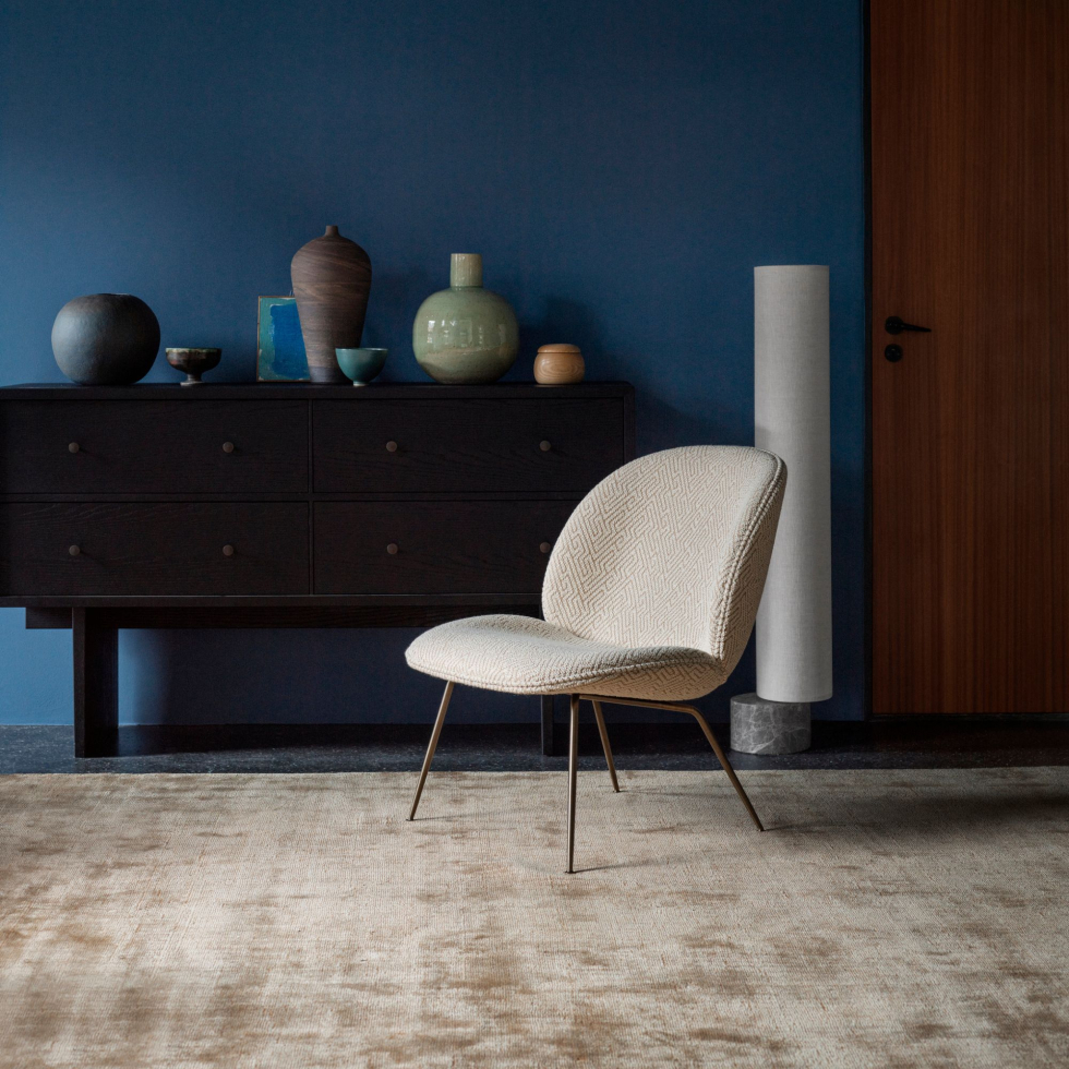 Tapicerowany fotel Beetle Gubi